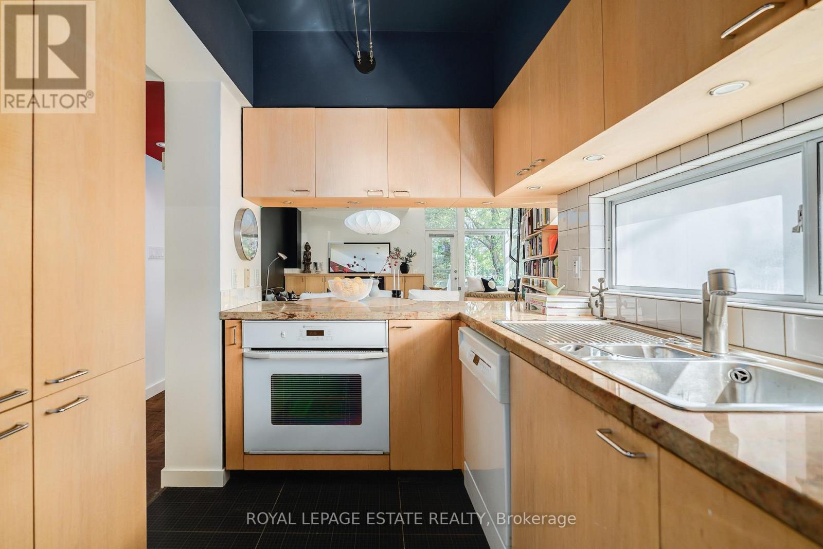 61 Seaton Street, Toronto, ON