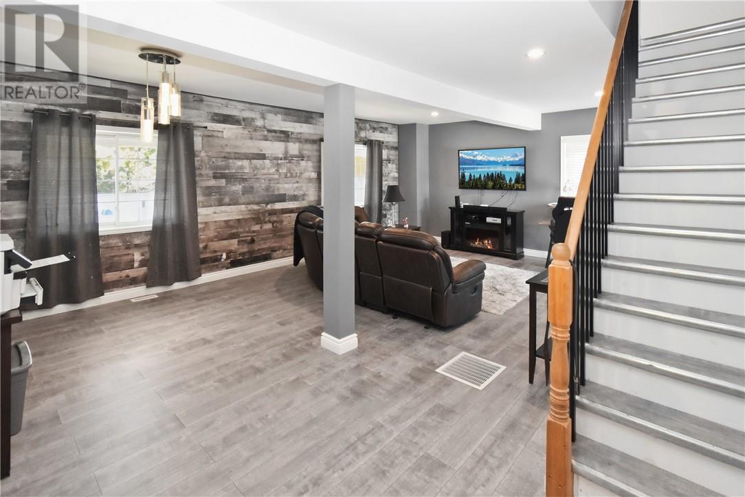 2 Evans Road, Copper Cliff, ON