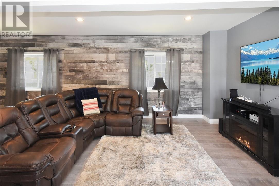 2 Evans Road, Copper Cliff, ON