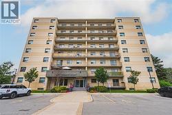 2077 PROSPECT Street Unit# 104 Burlington, ON L7R 1Z4