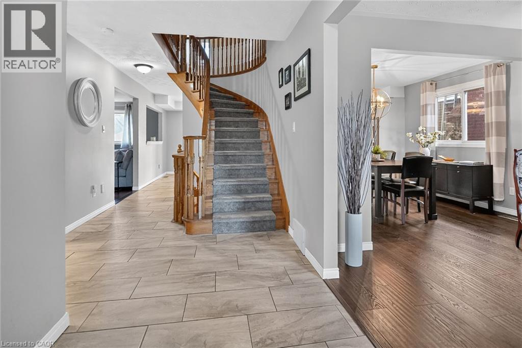 31 Princess Boulevard, Grimsby, ON