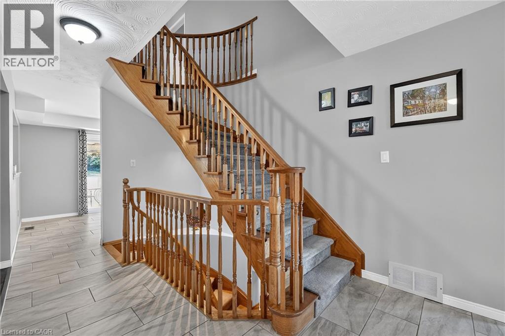 31 Princess Boulevard, Grimsby, ON