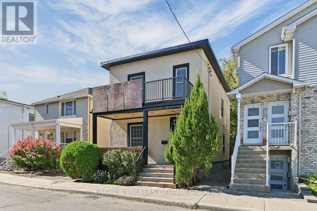 390 Winston Avenue, Ottawa, ON