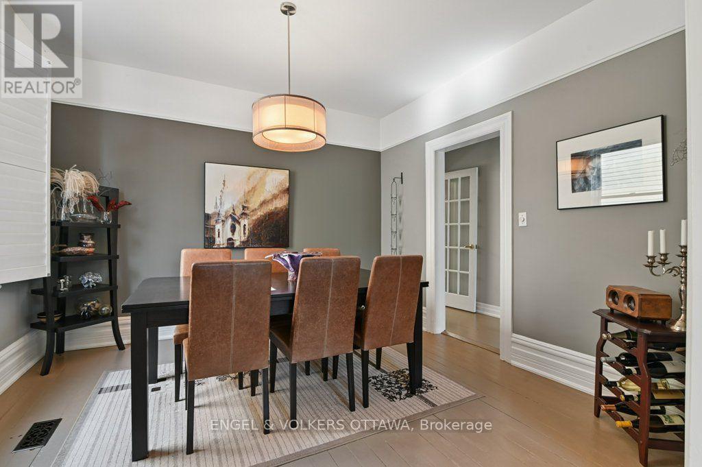 390 Winston Avenue, Ottawa, ON