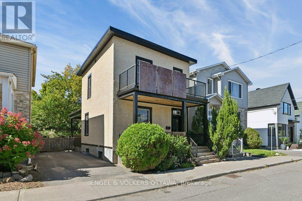 390 Winston Avenue, Ottawa, ON