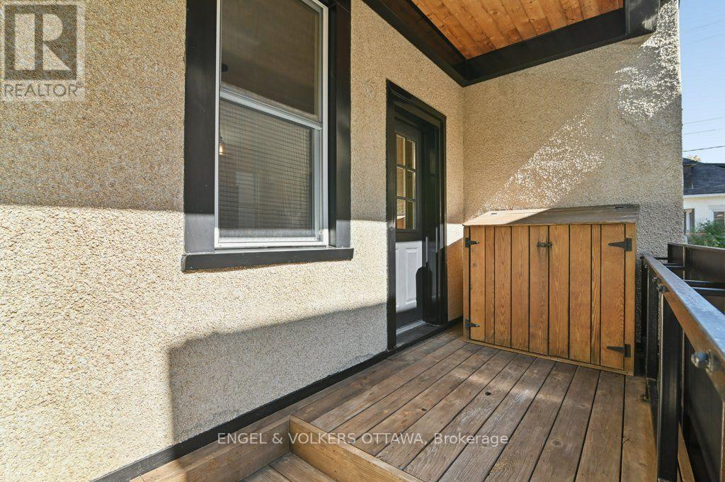 390 Winston Avenue, Ottawa, ON