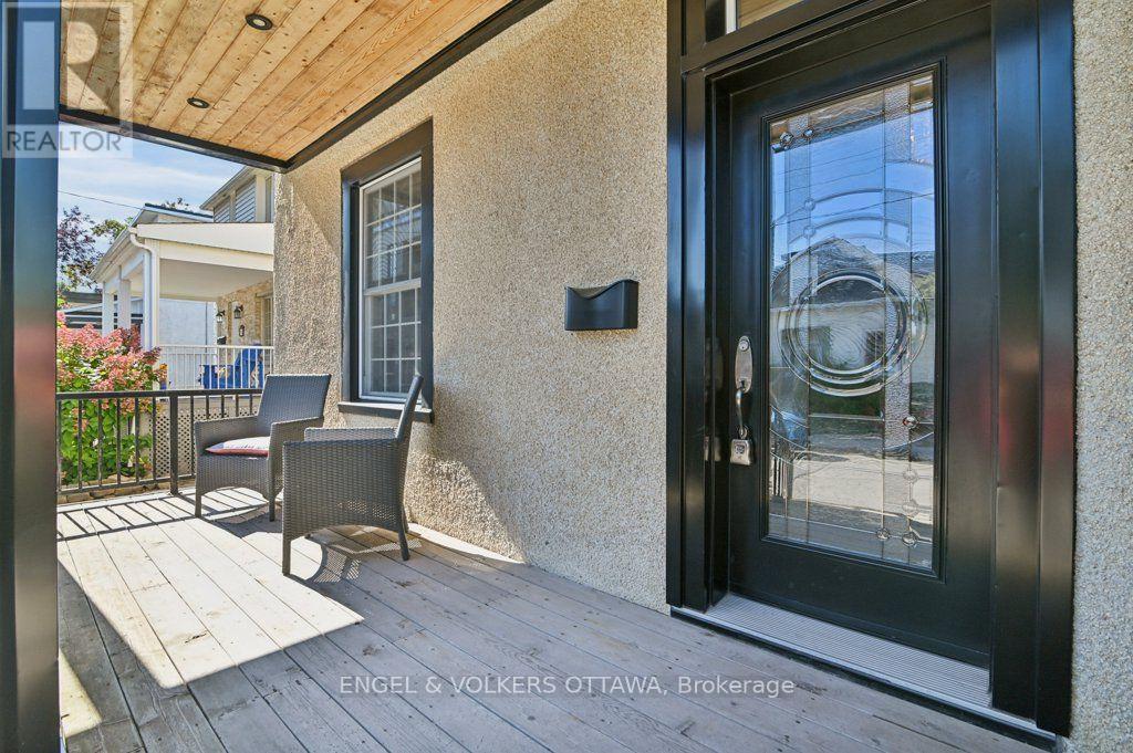 390 Winston Avenue, Ottawa, ON