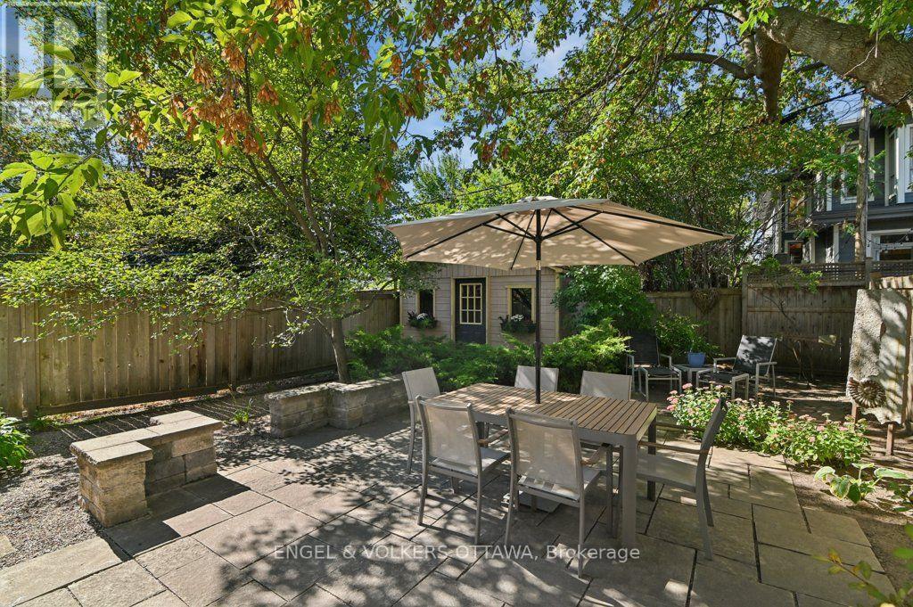 390 Winston Avenue, Ottawa, ON