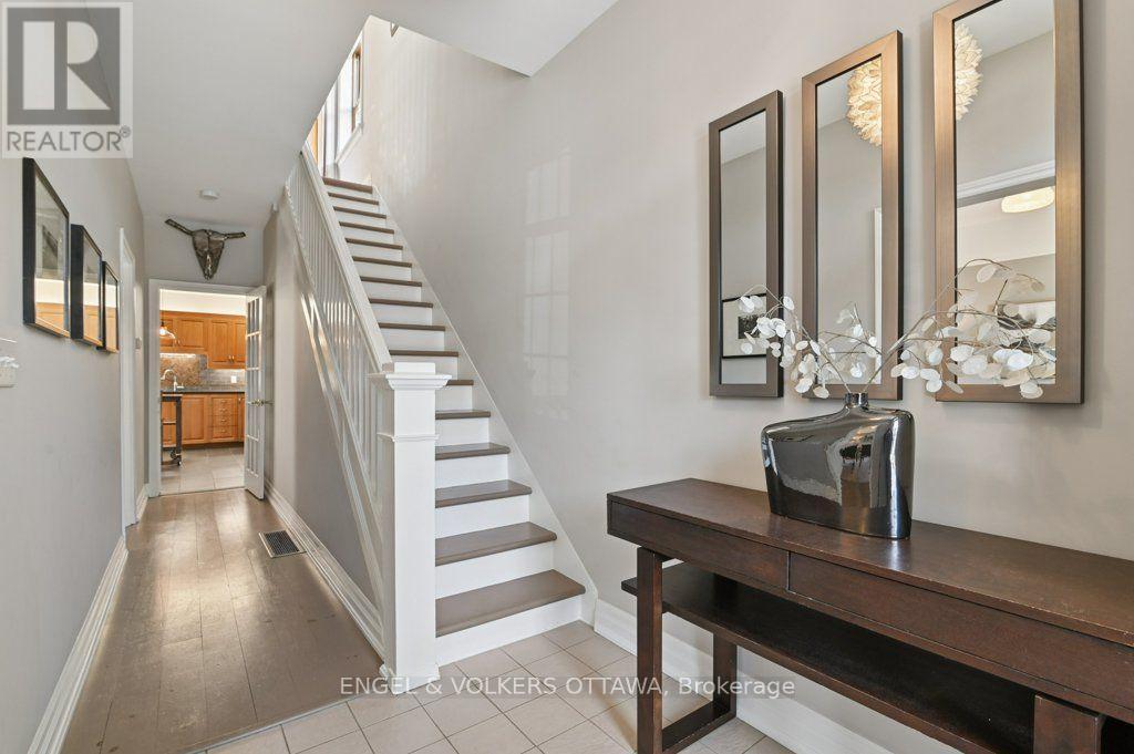 390 Winston Avenue, Ottawa, ON