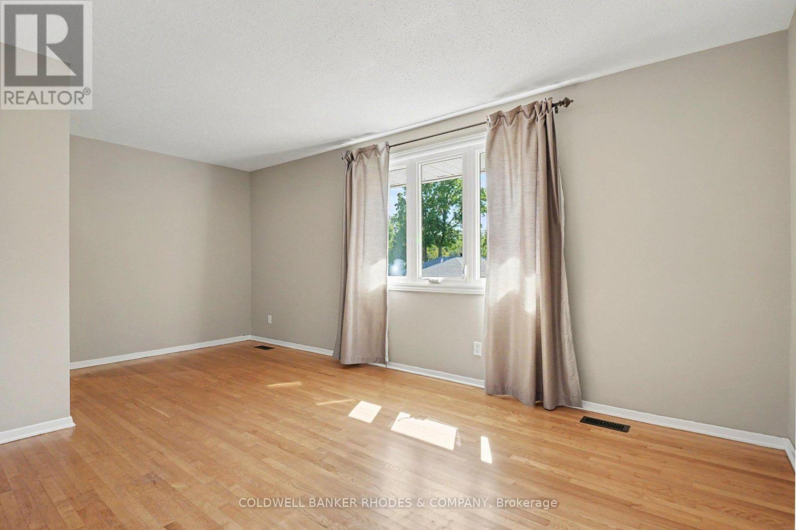 659 Ingram Crescent, Ottawa, ON