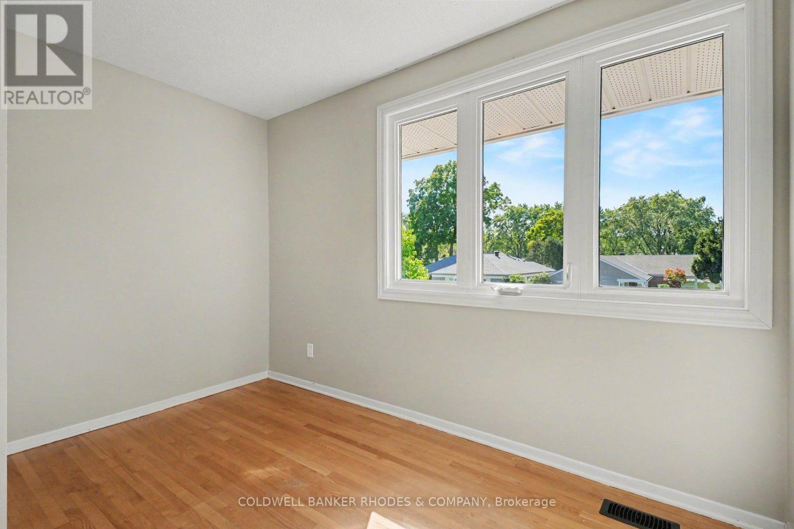 659 Ingram Crescent, Ottawa, ON