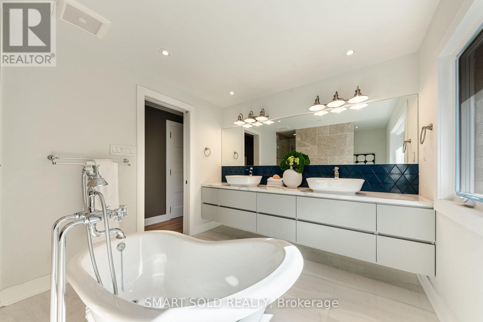 231 Hounslow Avenue, Toronto, ON