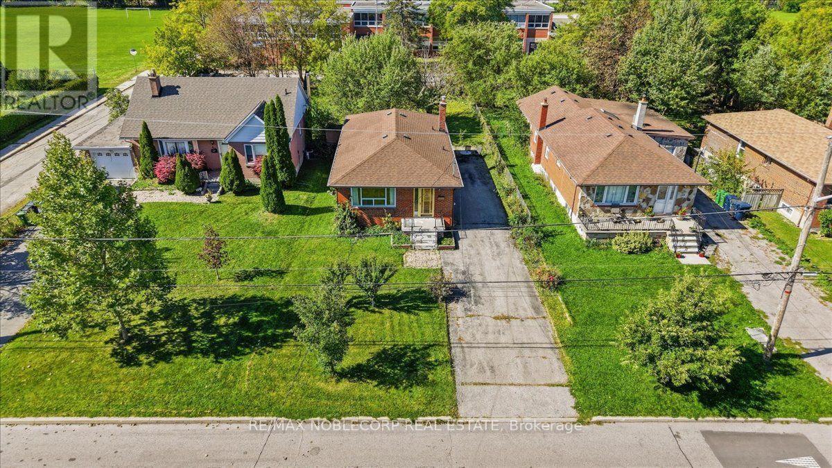66 Gooderham Drive, Toronto, ON