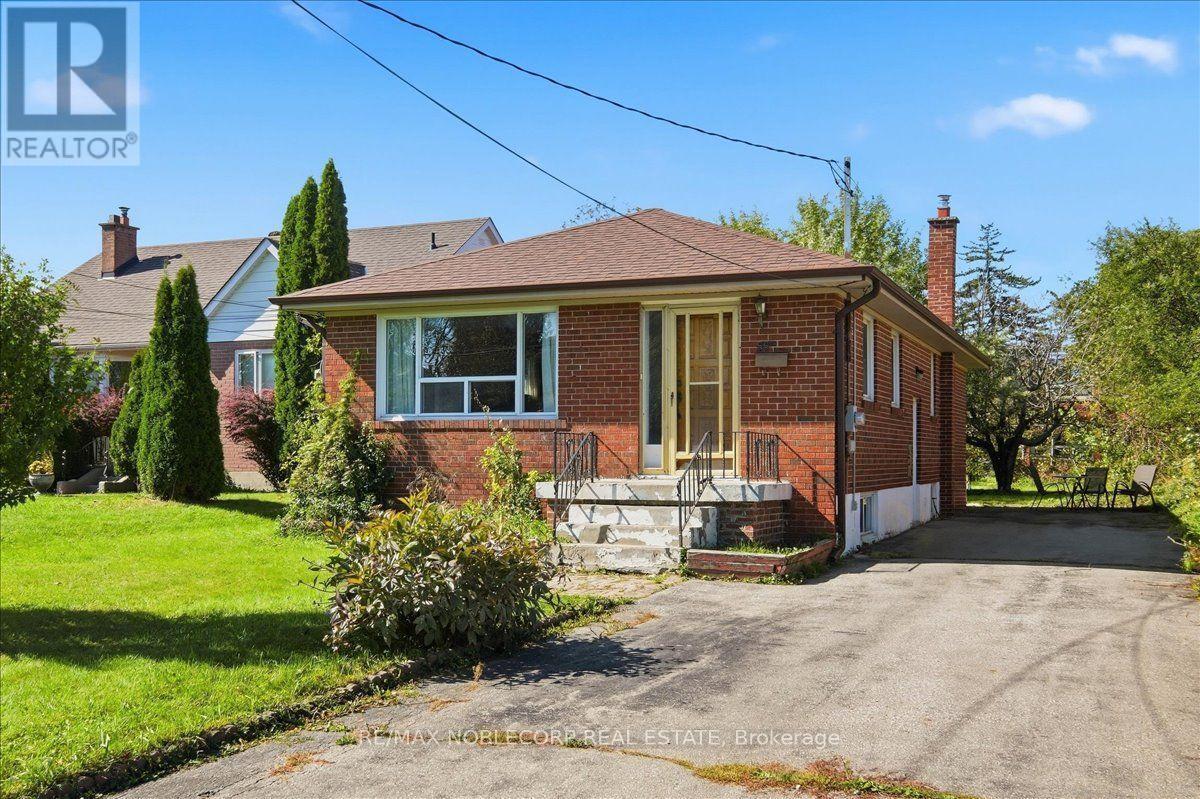 66 Gooderham Drive, Toronto, ON