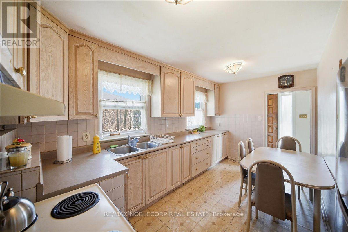 66 Gooderham Drive, Toronto, ON