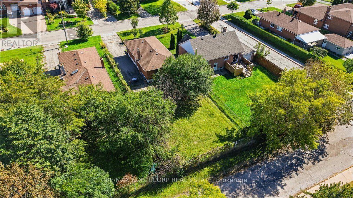 66 Gooderham Drive, Toronto, ON