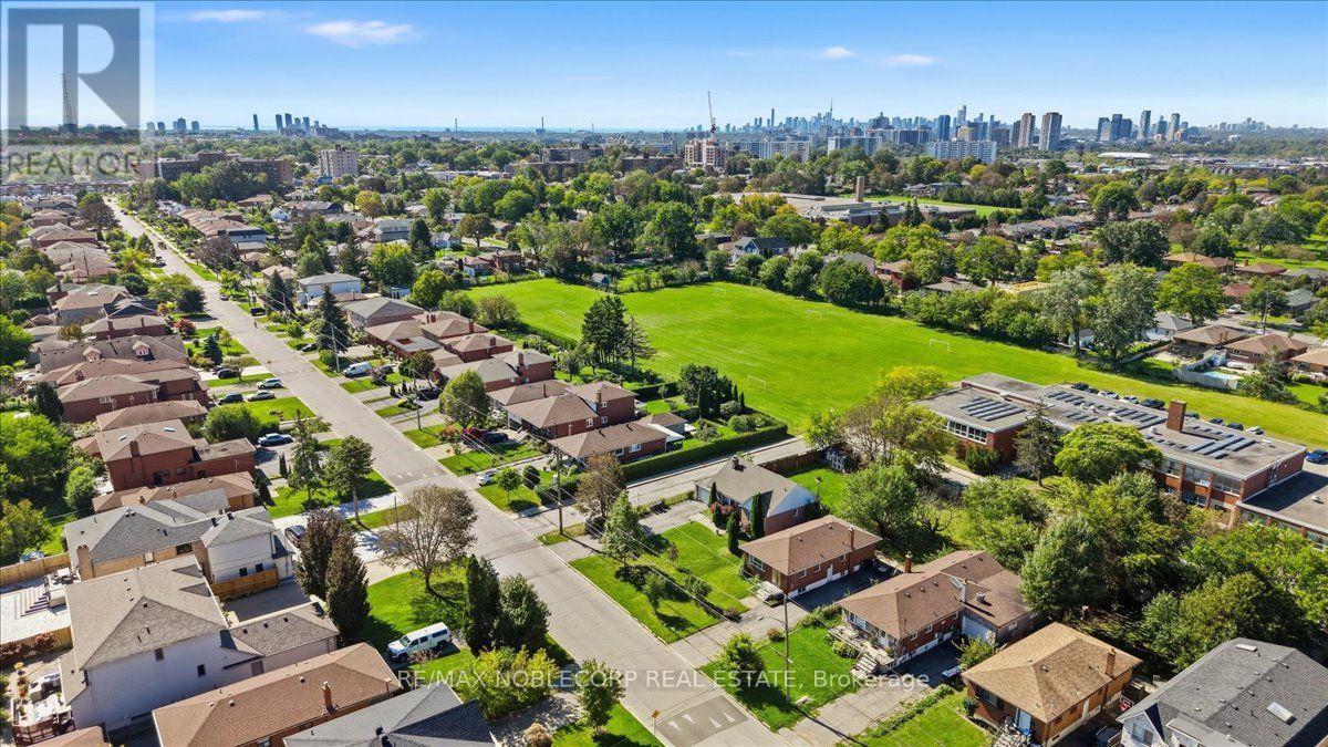 66 Gooderham Drive, Toronto, ON