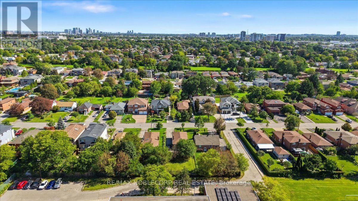 66 Gooderham Drive, Toronto, ON