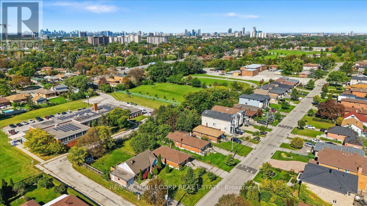 66 Gooderham Drive, Toronto, ON