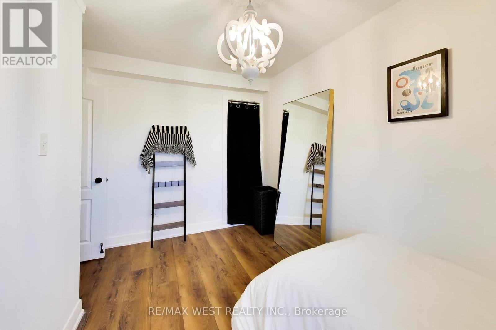 259 Sixth Street, Toronto, ON