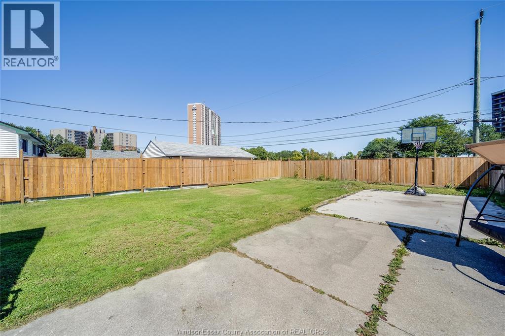 368 Carling Crescent, Windsor, ON