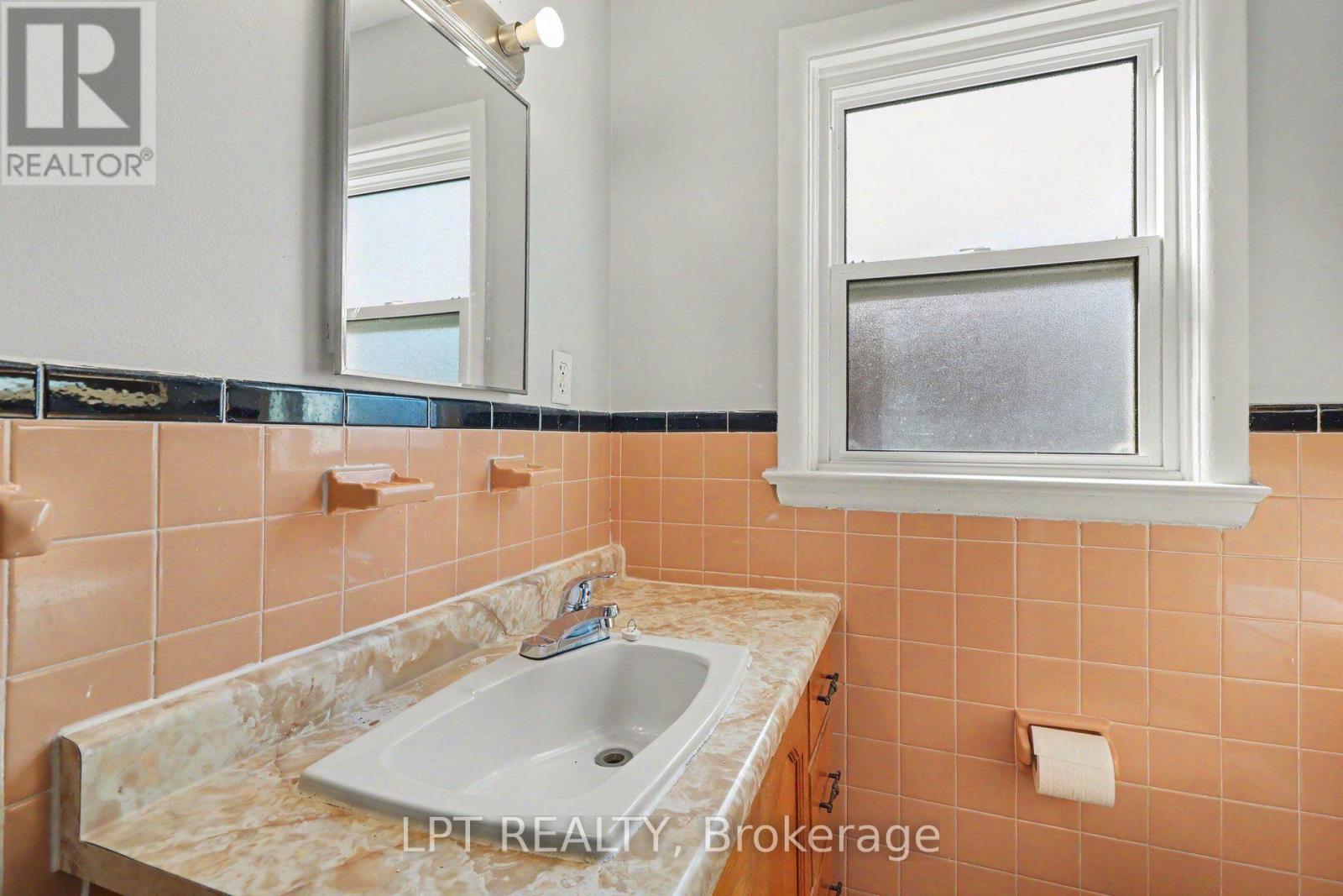 703 Morgan Street, Ottawa, ON