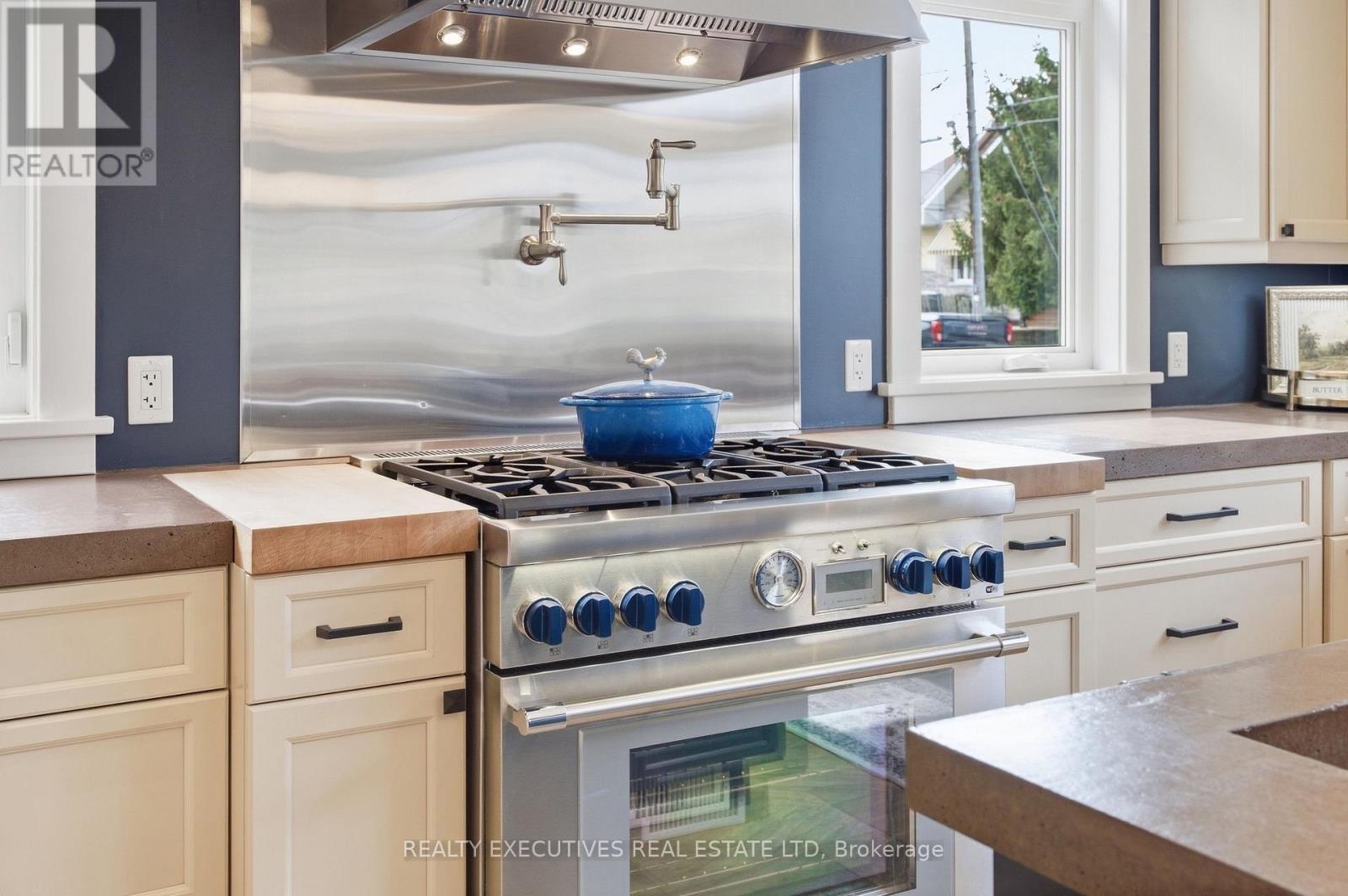36\" Thermador Gas Range - 534 St Lawrence Street, North Dundas, ON