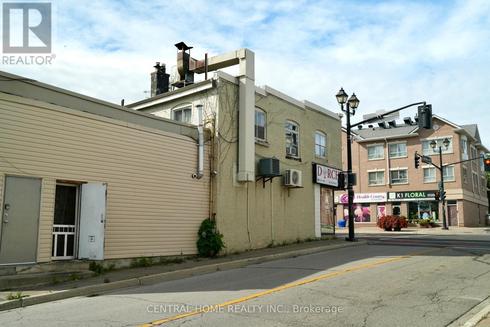 10123 Yonge Street, Richmond Hill, ON