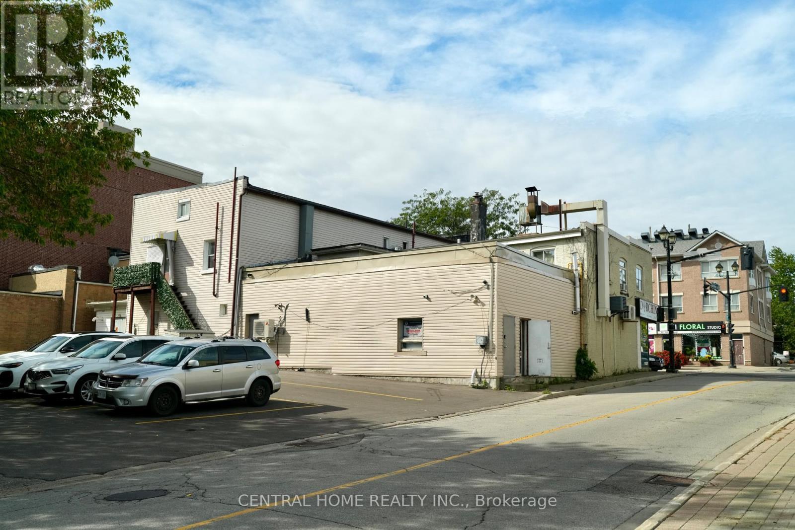 10123 Yonge Street, Richmond Hill, ON