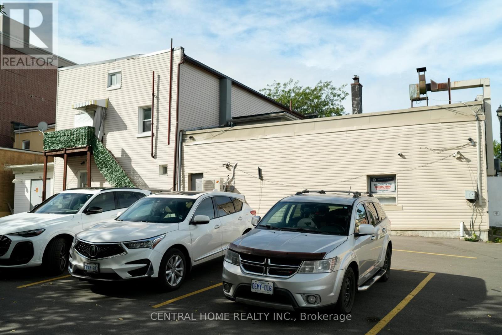 10123 Yonge Street, Richmond Hill, ON