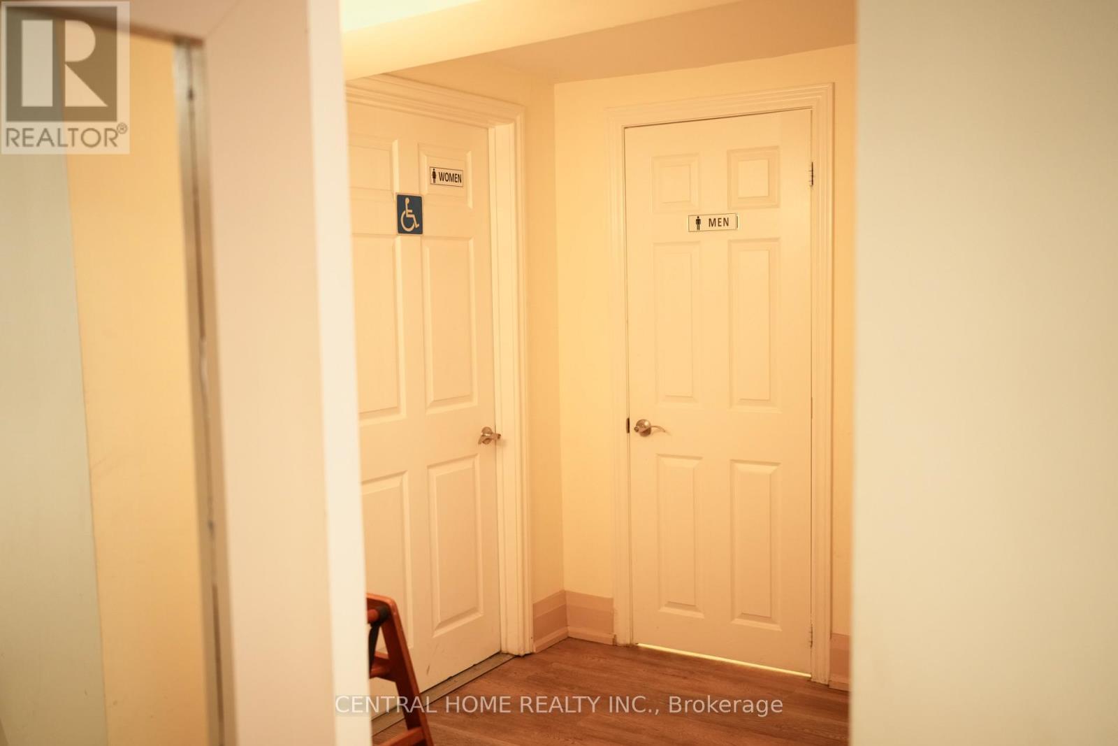 10123 Yonge Street, Richmond Hill, ON