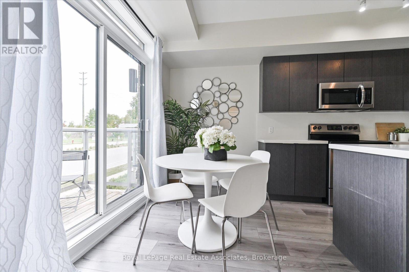 204 - 3058 Sixth Line, Oakville, ON