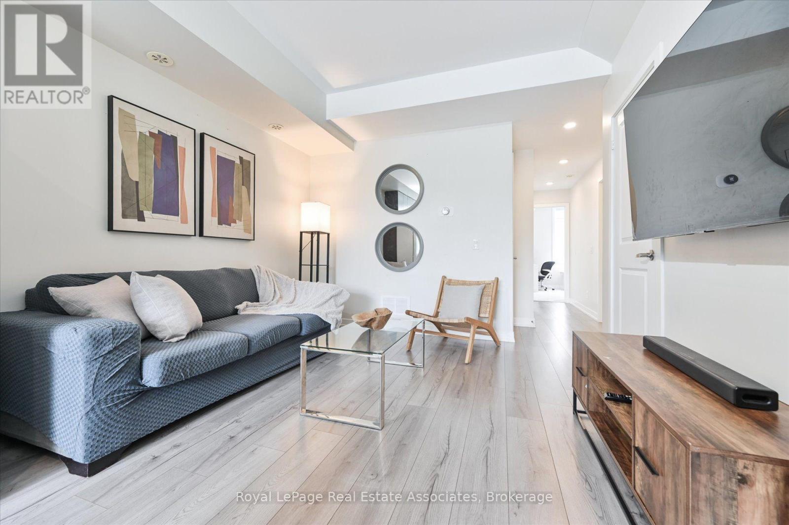 204 - 3058 Sixth Line, Oakville, ON