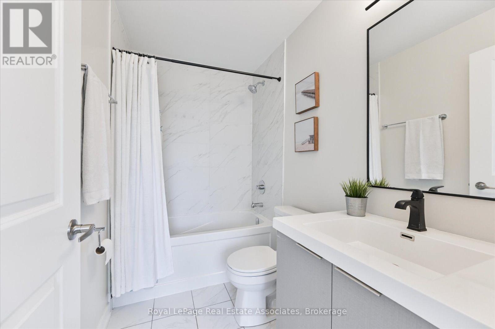 204 - 3058 Sixth Line, Oakville, ON