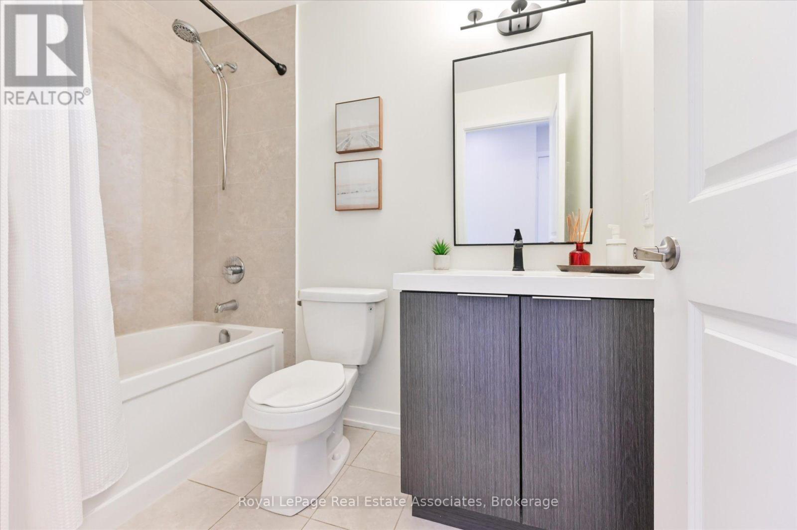 204 - 3058 Sixth Line, Oakville, ON
