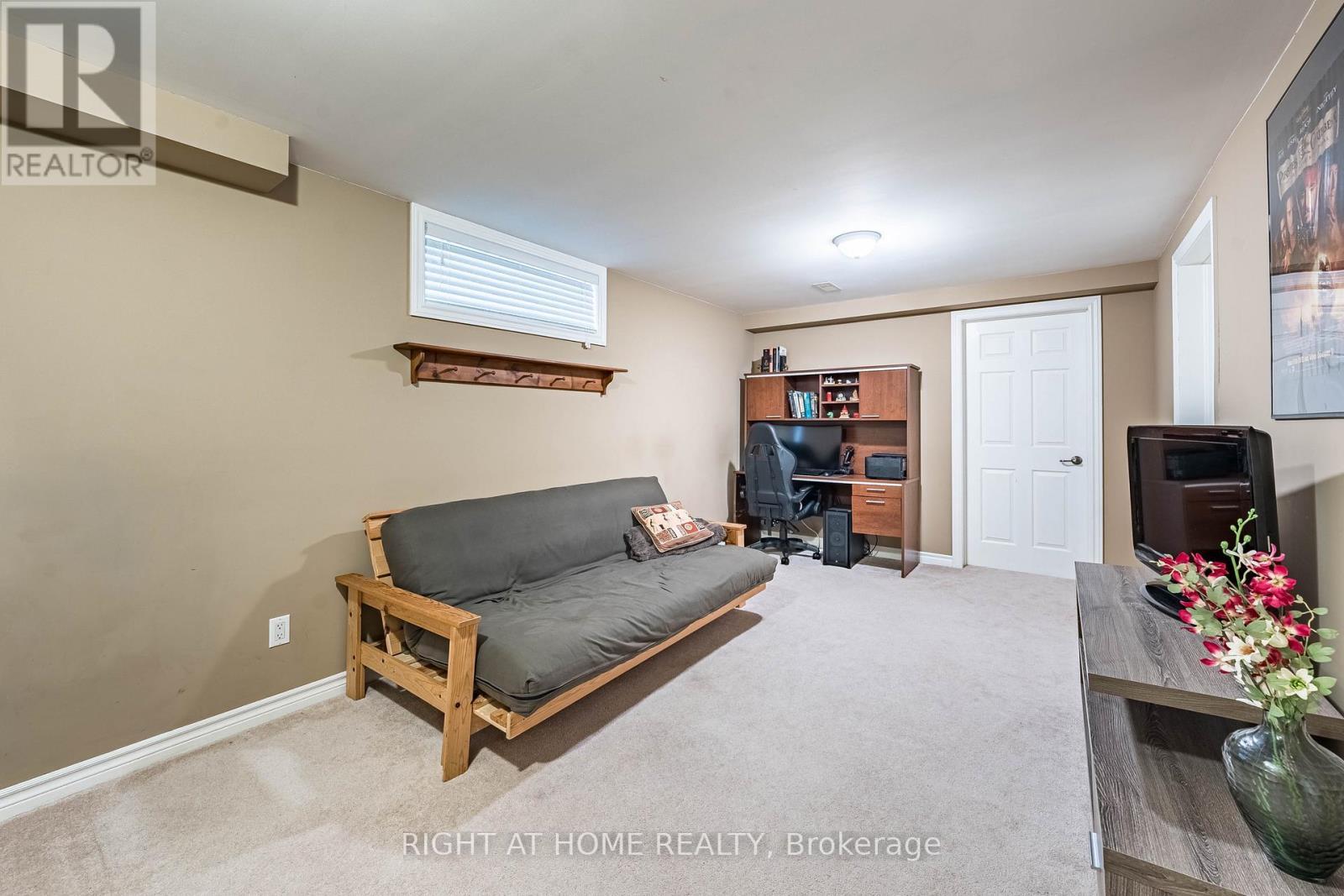 1352 Wadebridge Crescent, Oshawa, ON