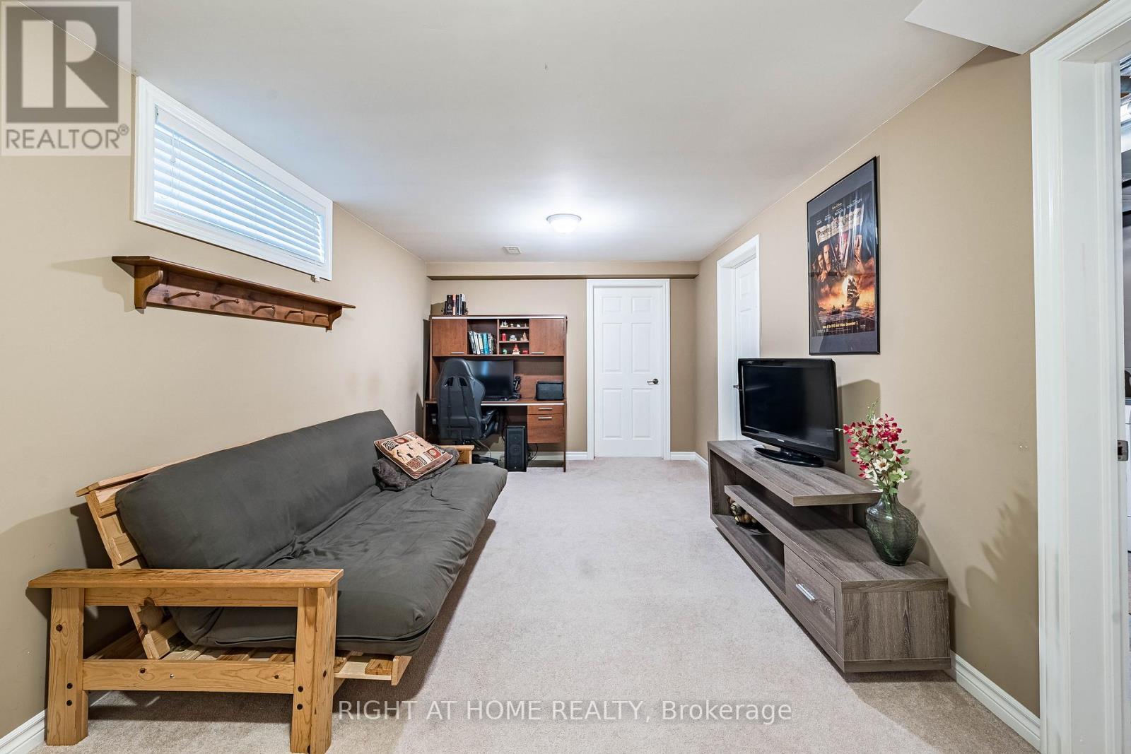 1352 Wadebridge Crescent, Oshawa, ON