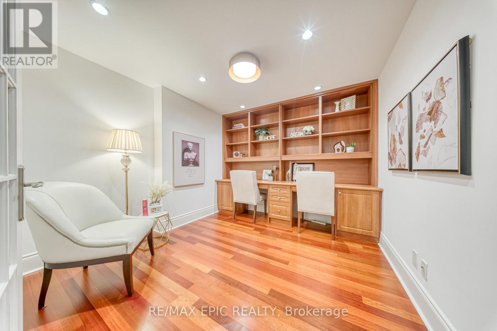 211 - 7071 Bayview Avenue, Markham, ON