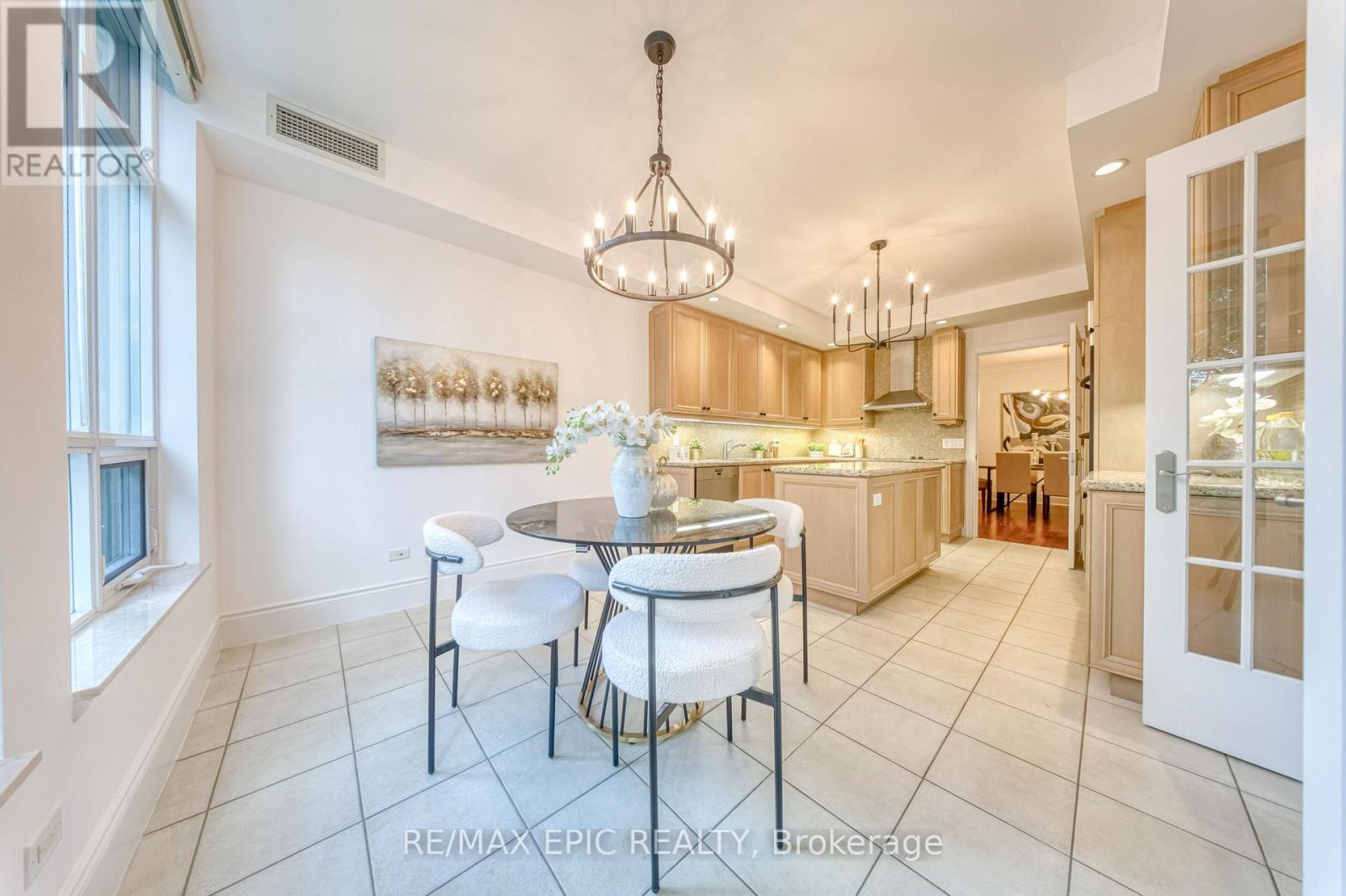 211 - 7071 Bayview Avenue, Markham, ON