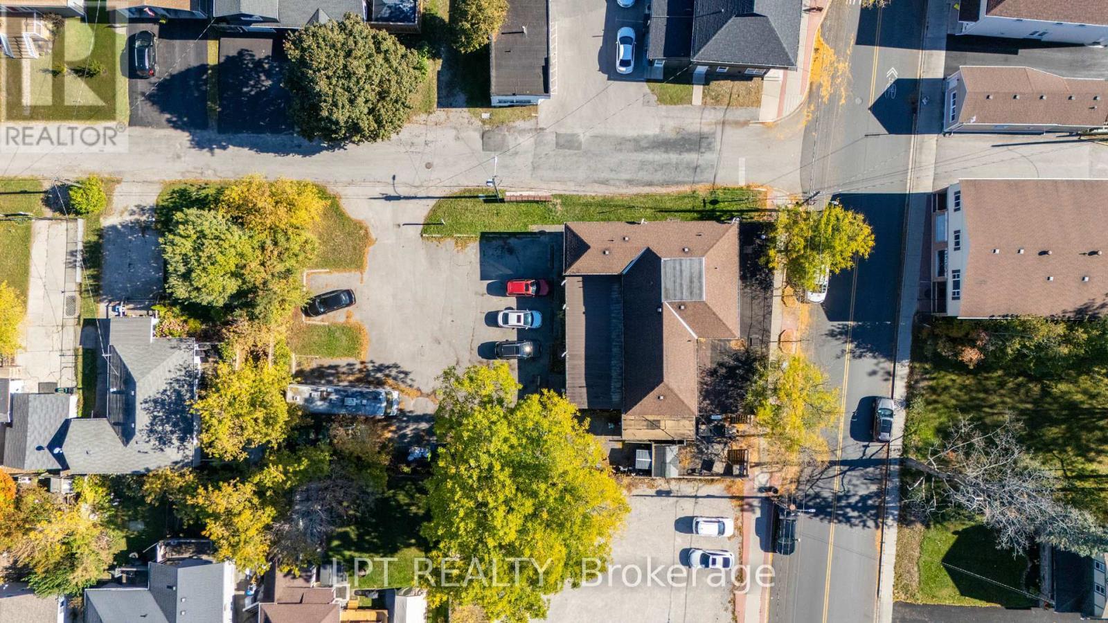 104 & 105 - 928 Lake Drive E, Georgina, ON