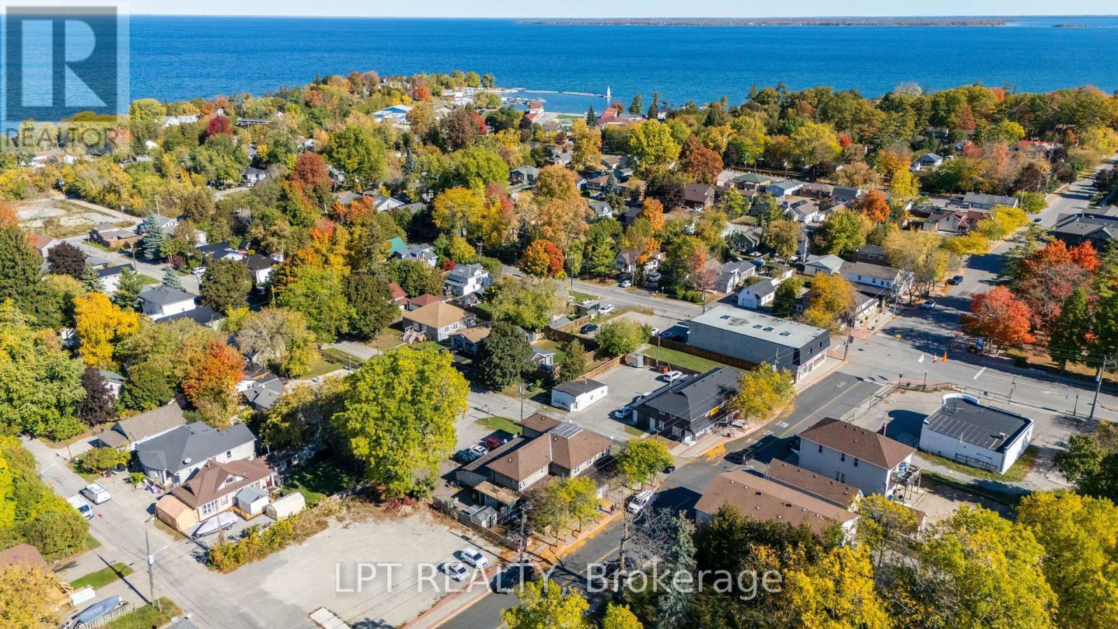 104 & 105 - 928 Lake Drive E, Georgina, ON