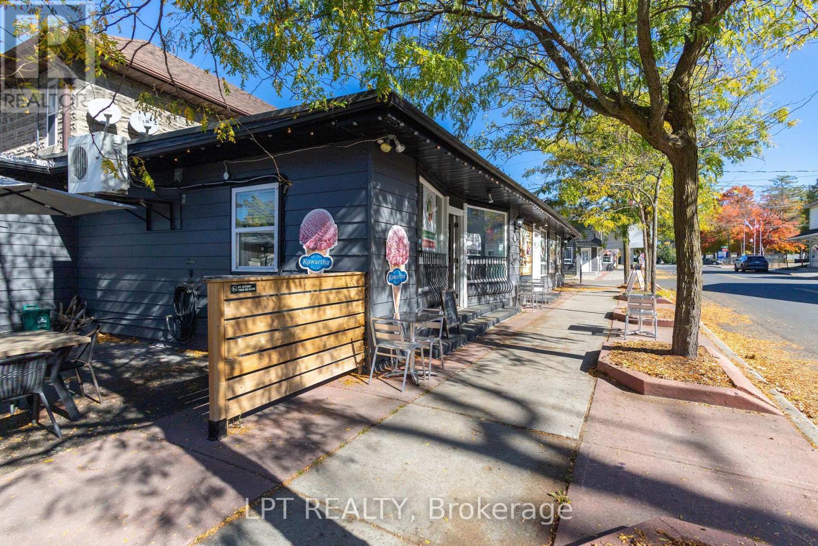 104 & 105 - 928 Lake Drive E, Georgina, ON