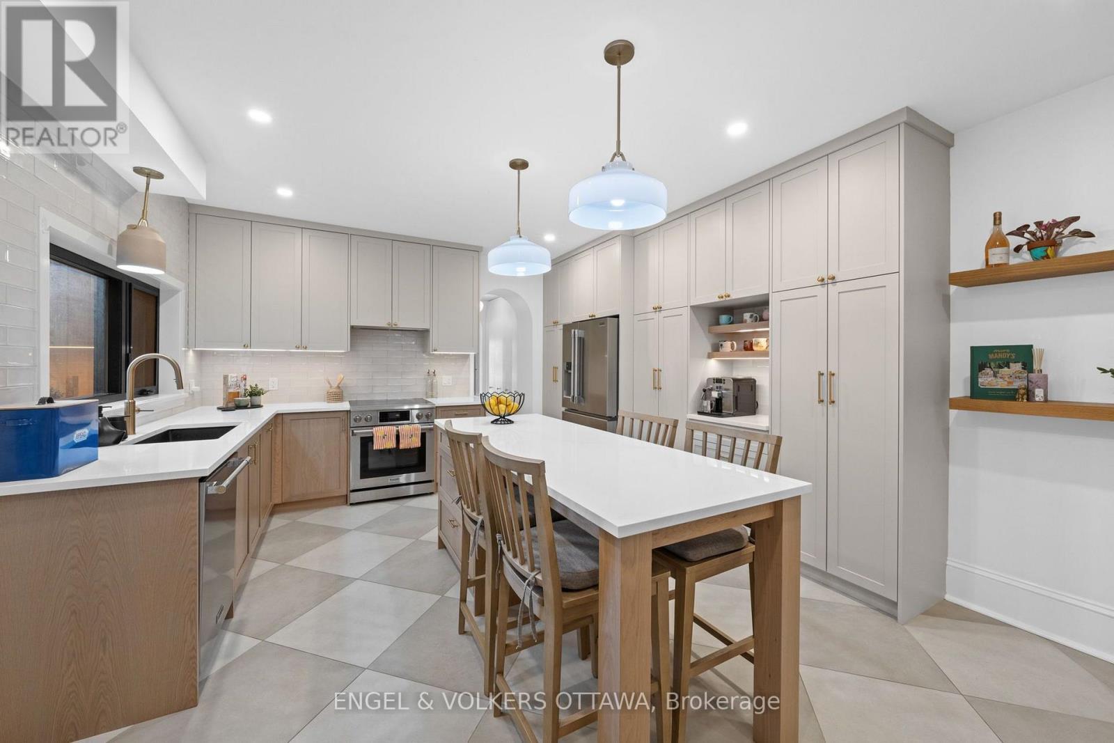 41 Ivy Crescent, Ottawa, ON