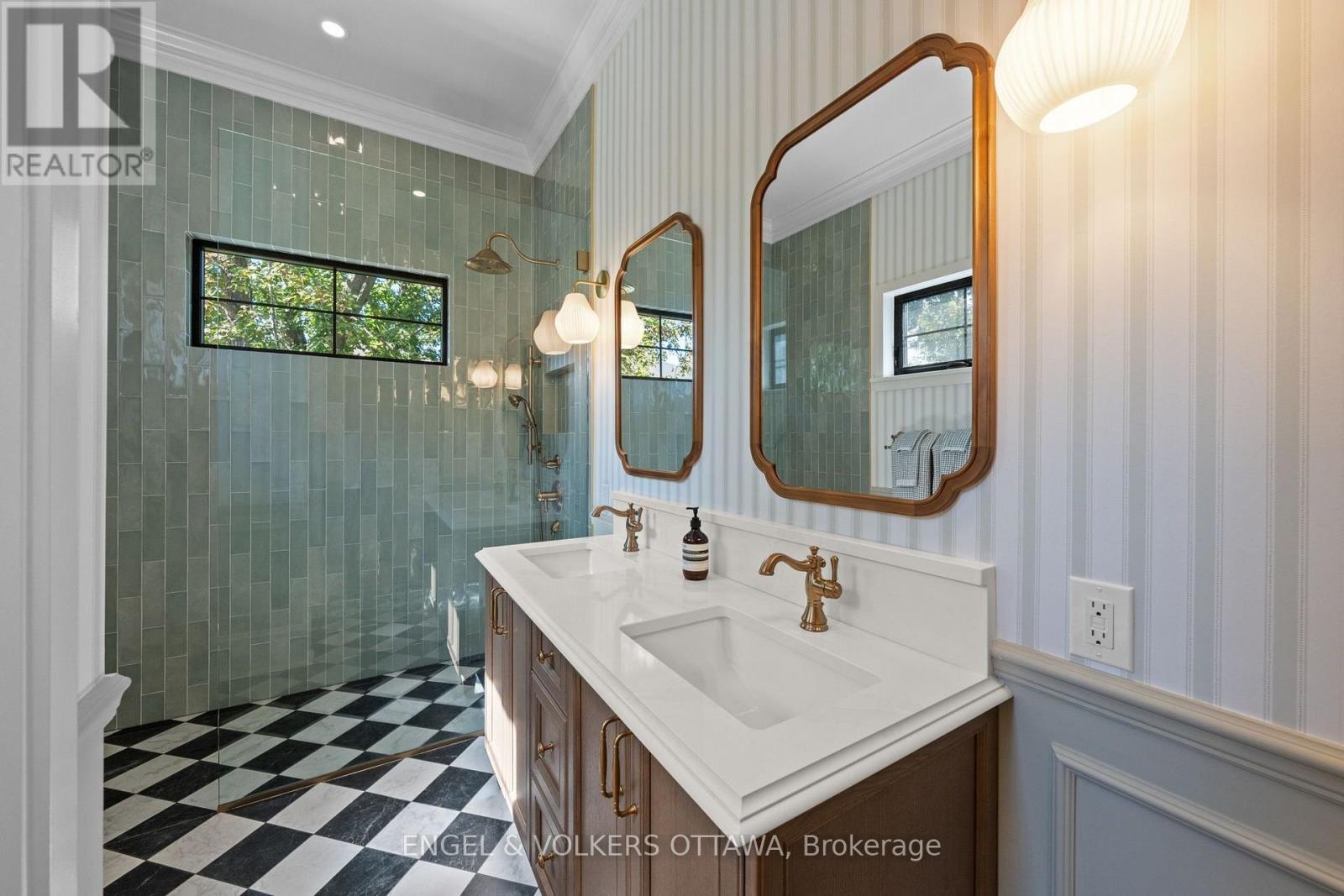 41 Ivy Crescent, Ottawa, ON