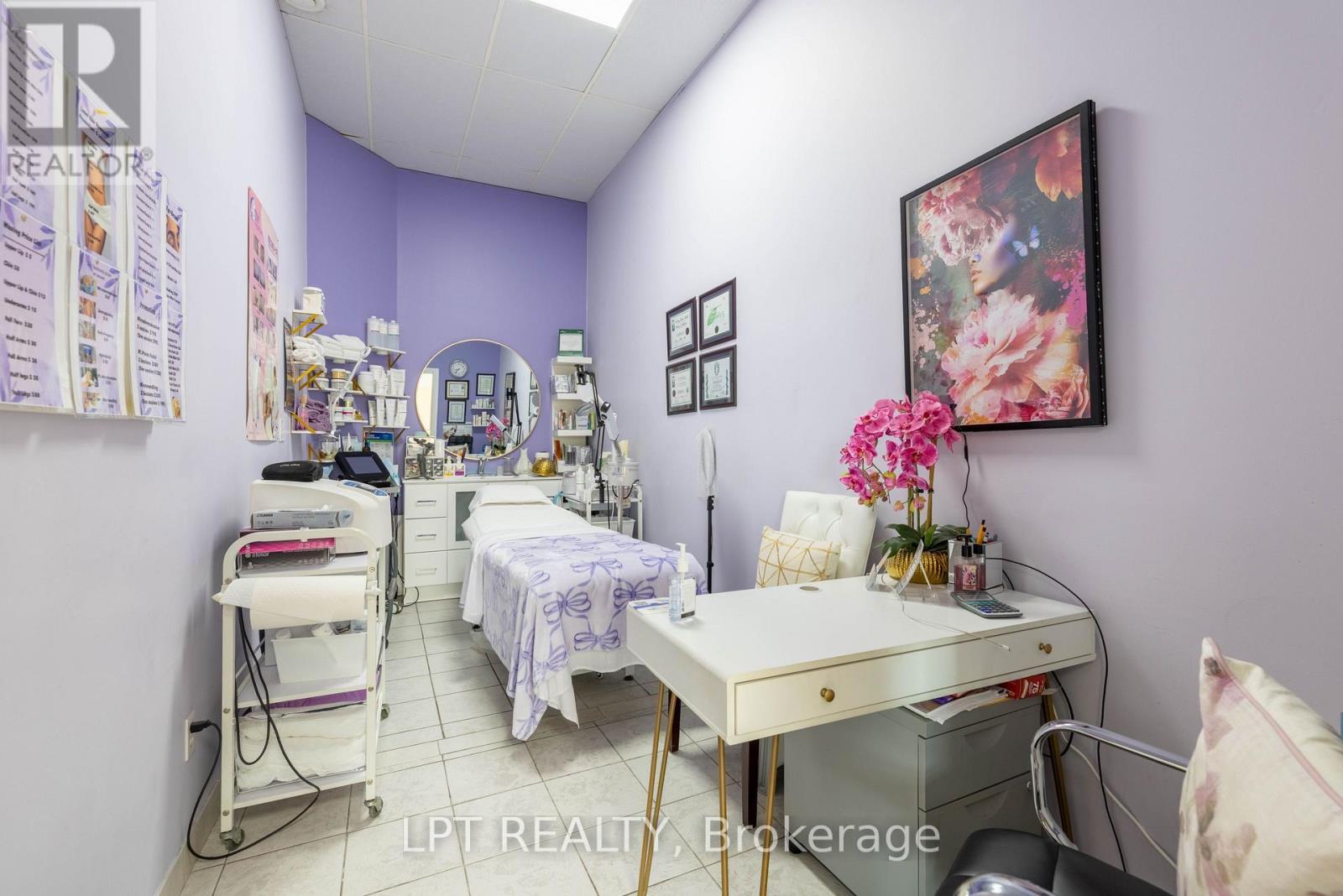 3 - 15461 Yonge Street, Aurora, ON