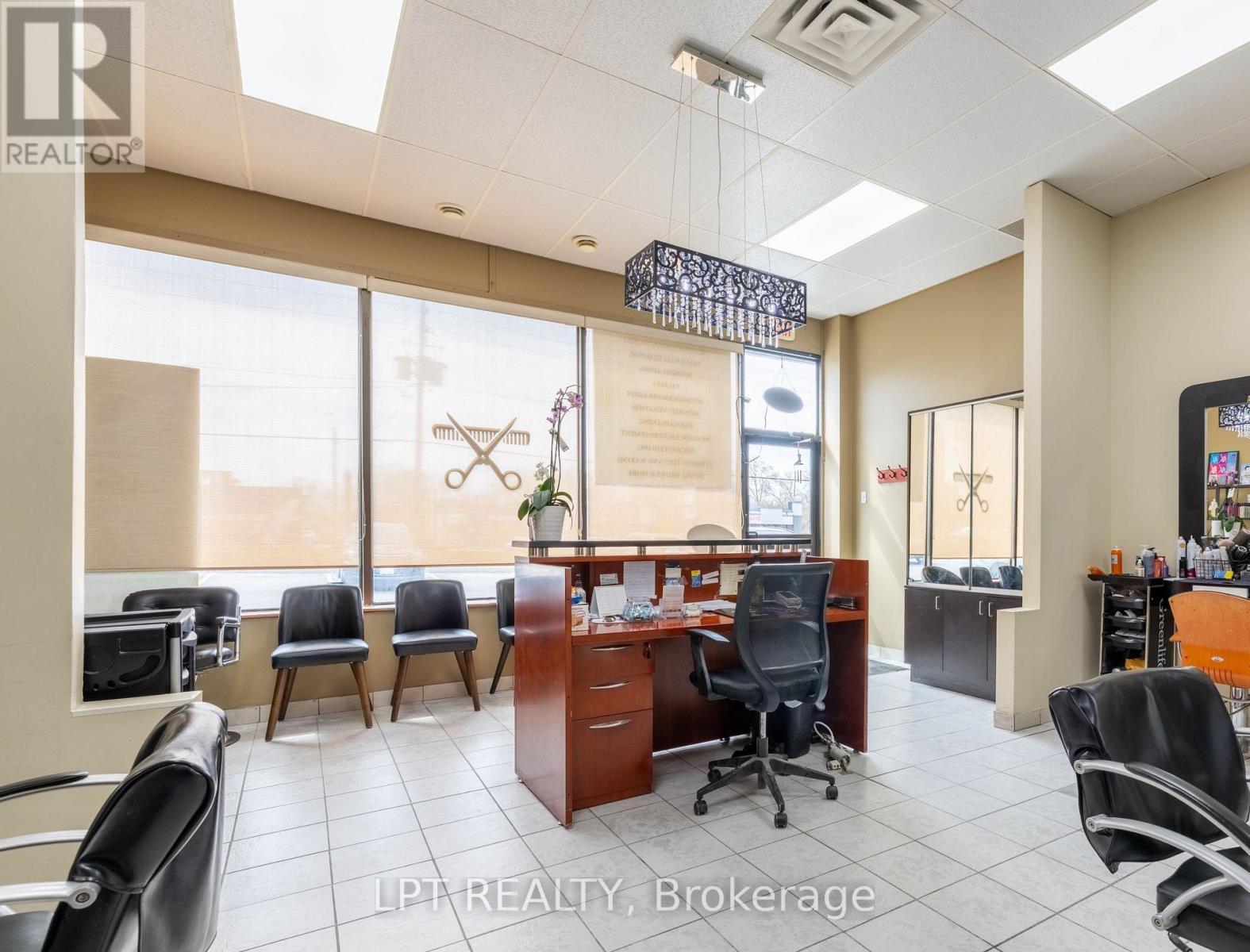 Profitable Hair Salon - 3 - 15461 Yonge Street, Aurora, ON