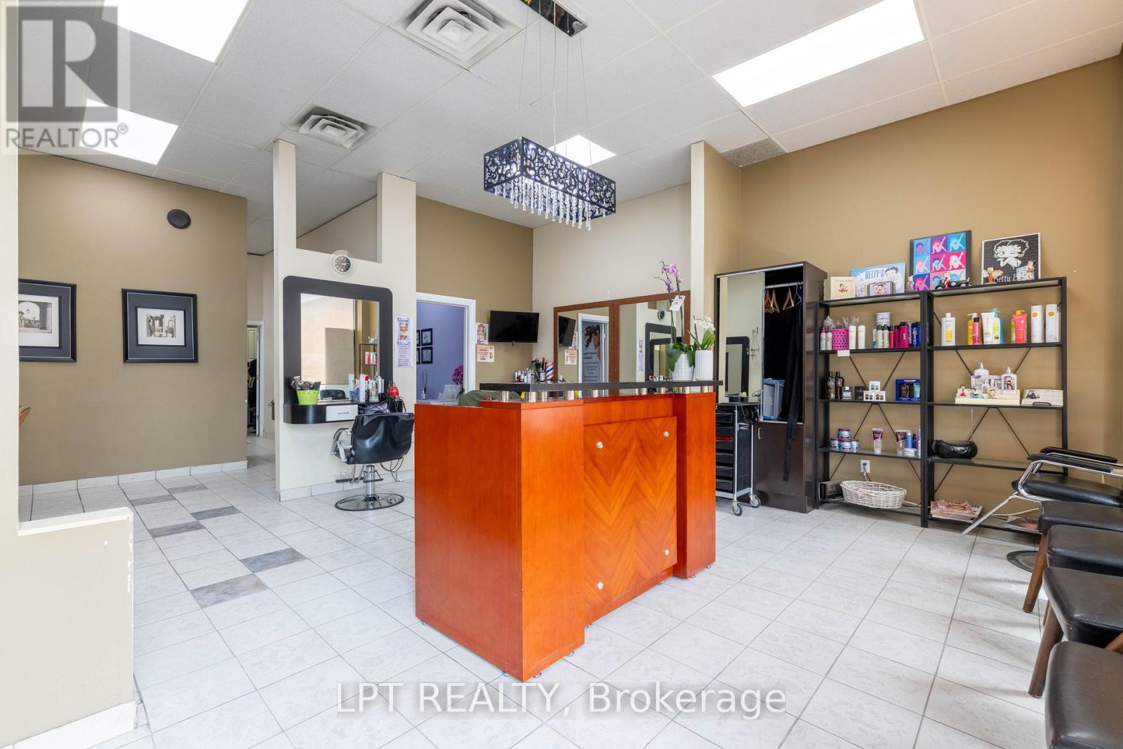 3 - 15461 Yonge Street, Aurora, ON