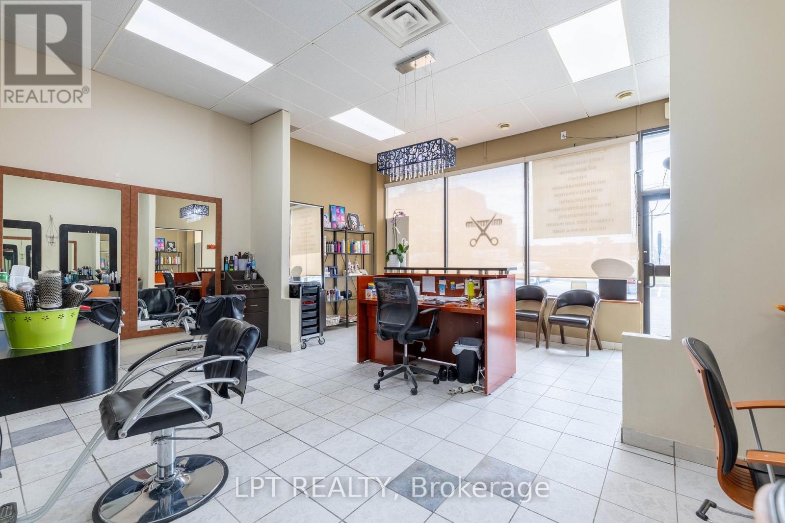 3 - 15461 Yonge Street, Aurora, ON