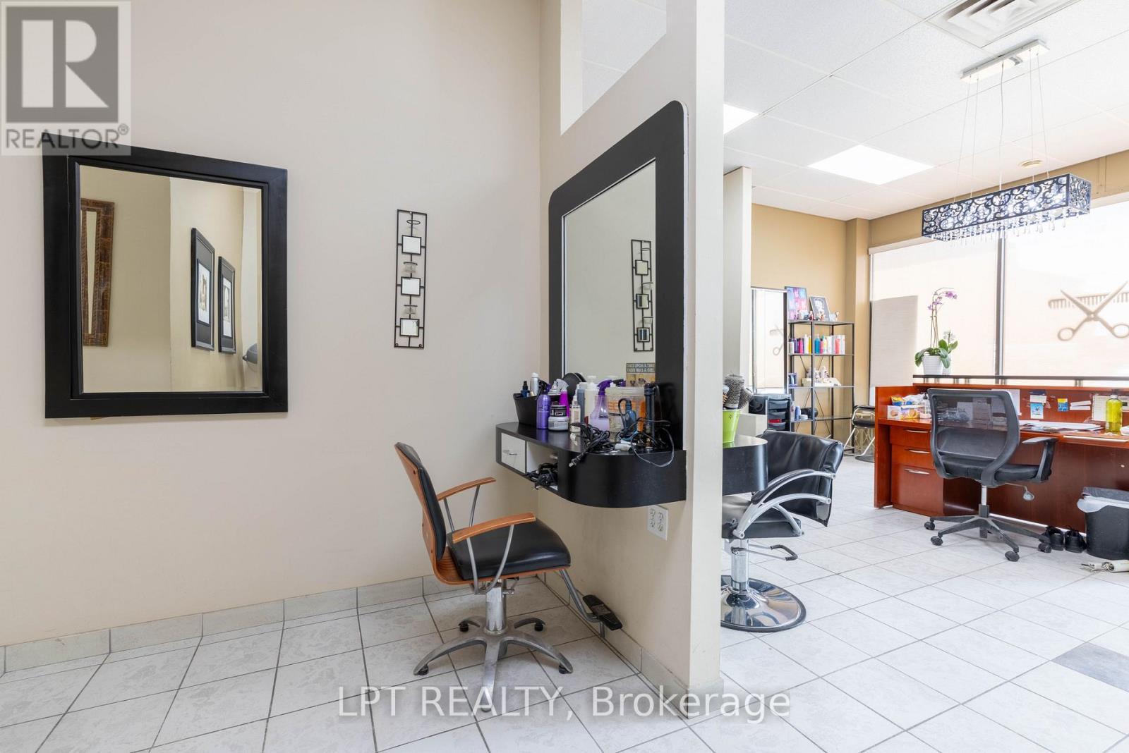 3 - 15461 Yonge Street, Aurora, ON
