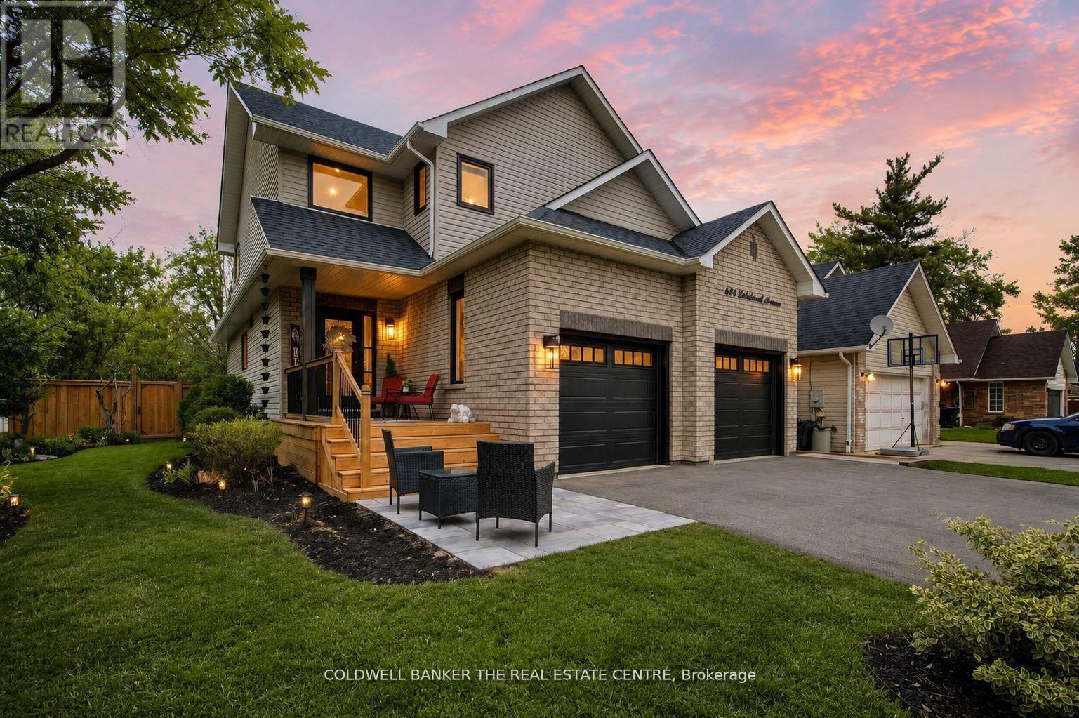 684 Lakelands Avenue, Innisfil, ON